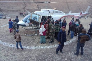 दुर्गम गाँउमा निःशुल्क हवाई सेवाले गर्भवतीको ज्यान जोगिँदै