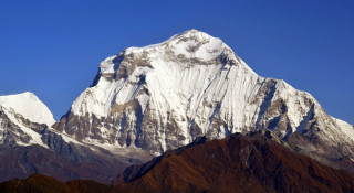 दुई वर्षदेखि कोरोनाले थलिएको पर्यटन क्षेत्र पुनः पुरानै लयमा फर्कन सुरु