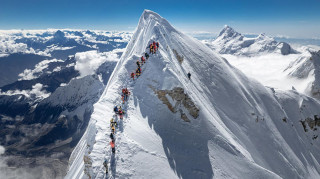 हर्ष र त्रासदीपूर्ण सगरमाथा आरोहणको ऐतिहासिक सम्झना