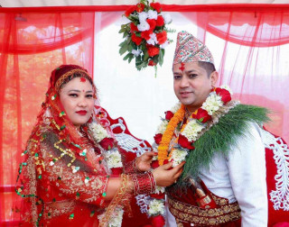 फिल्म निर्देशक उत्सव केसीले गरे विवाह