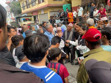 बुढानिल्कण्ठ १२ मा वडा कार्यलयमा फोरमहिलाको बिषय लियर स्थानिय आक्रोश
