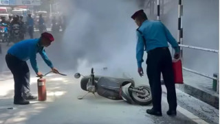 इलेक्ट्रिक स्कुटरमा आगलागी