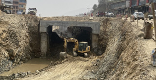 अरनिको राजमार्ग विस्तार डेढ महिनादेखि सुस्त, सामग्री महँगियो