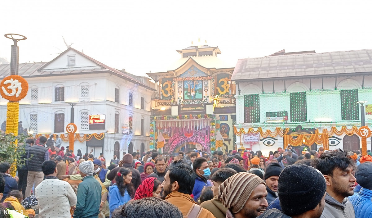 श्रावणको तेस्रो सोमबार : पशुपतिनाथसहित देशभरका शिवालयमा भक्तजनको घुइँचो