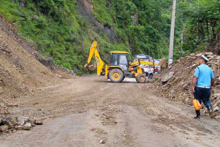 बाढी–पहिरोले मुख्य राजमार्ग प्रभावित,कहाँ खुल्यो र कहाँ अझै अवरुद्ध ?